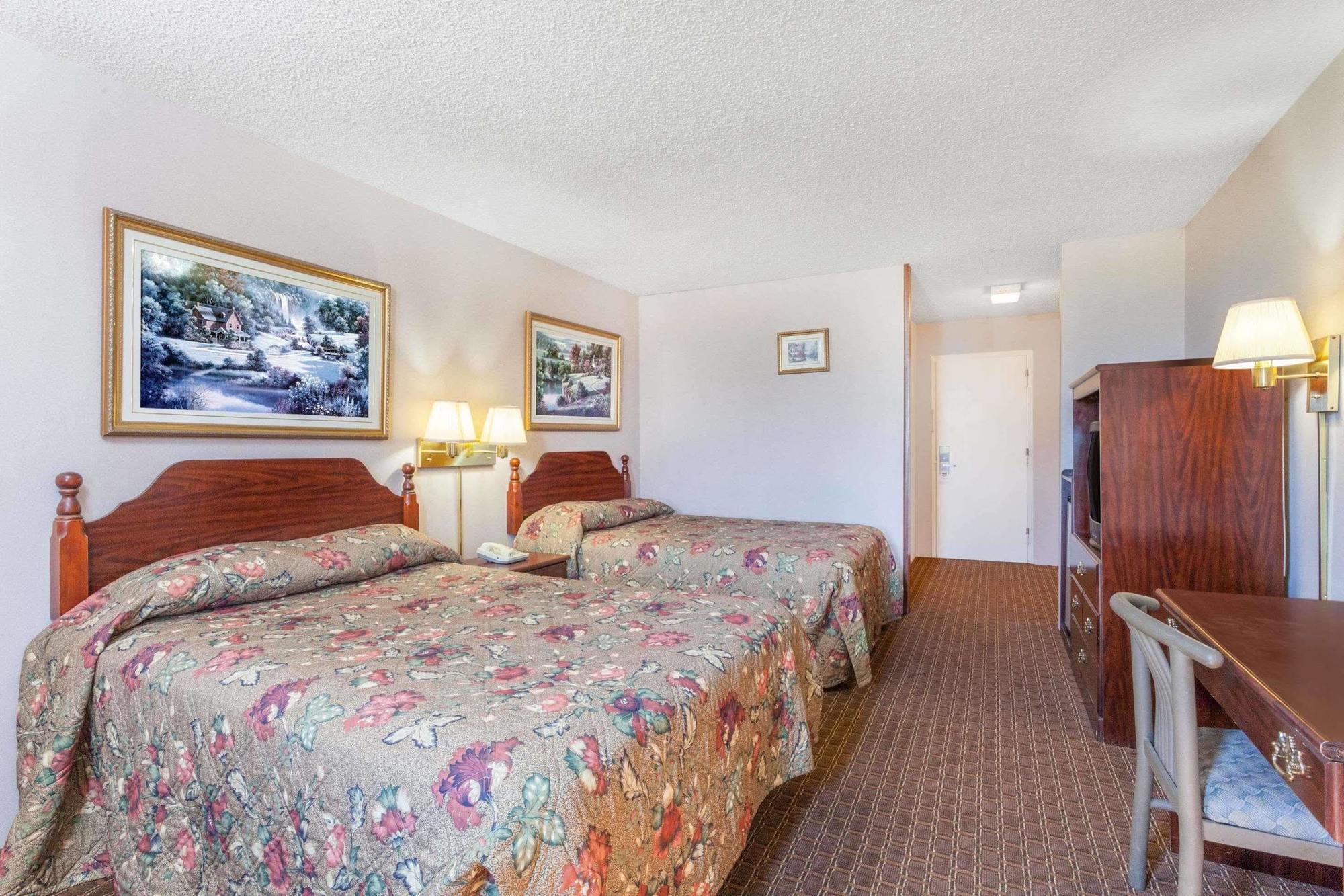 Knights Inn Napoleon Экстерьер фото